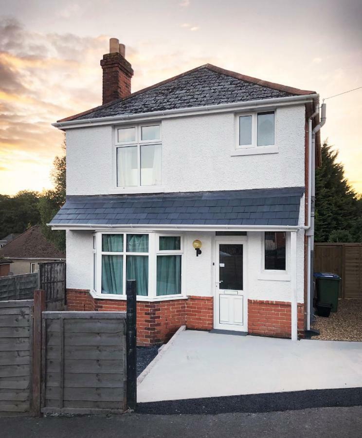 Charming Three Bed Home Near City Centre And Hospital Southampton Esterno foto