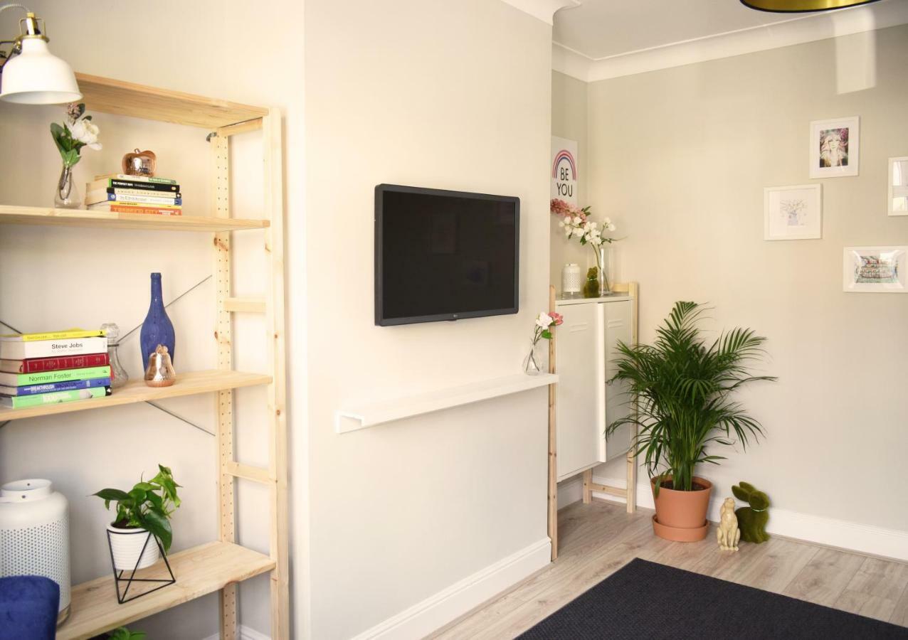 Charming Three Bed Home Near City Centre And Hospital Southampton Esterno foto
